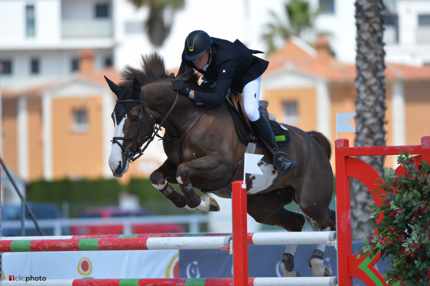 Danaide du Houssoit con el belga Dominique Hendrikx mejor Caballo Joven