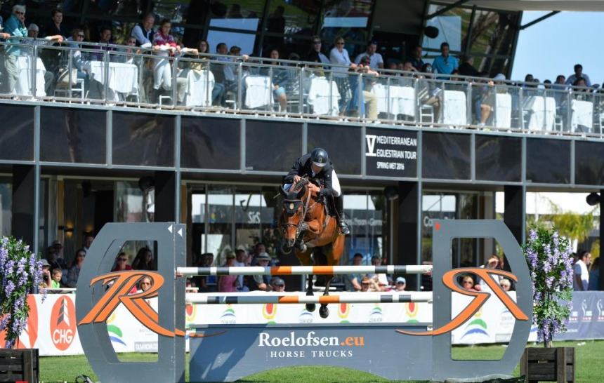 Eduardo Álvarez protagoniza la victoria del último gran premio en Oliva Nova