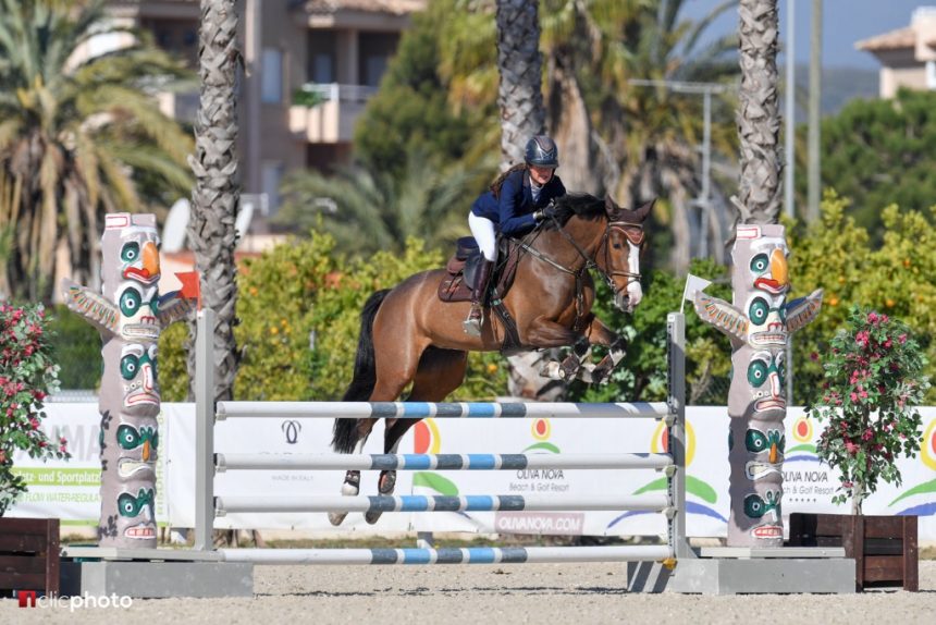 Great Britain dominated Wednesday’s Young Horse Finals presented by Dammann Reitplatz- u. Sportsplatzbau GmbH at the Spring MET IV, with British riders winning all three classes