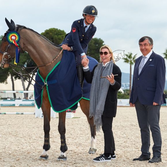 Giulia Martinengo Marquet makes the most of being last to win the CSI2* Grand Prix
