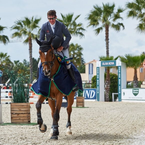 ed4cc194-49ab-445a-9c8d-7e9f0aad5766 Hilton Up The Banner, Iwalinde and Tiara du Cache Pot Z best in Spring MET IV Young Horse Finals presented by Dammann Reitplatz- u. Sportplatzbau GmbH