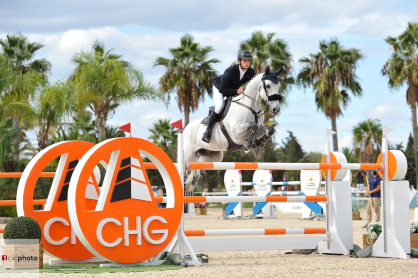 10b982d6-f6fb-46f6-8031-f9ccc0c7f56c Richard Vogel flies to the win in the CSI2* Grand Prix presented by Oliva Nova Beach & Golf Resort at the Autumn MET