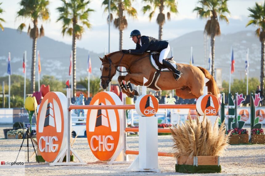 Edwin Smits and Farezzo take the top honours in the CSI2* 1.45m Grand Prix presented by CHG at the Autumn MET