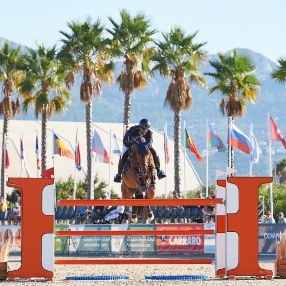 Home heroes Mariano Martinez Bastida and Cleartoon win the CSI2* Grand Prix presented by CHG at the Autumn MET