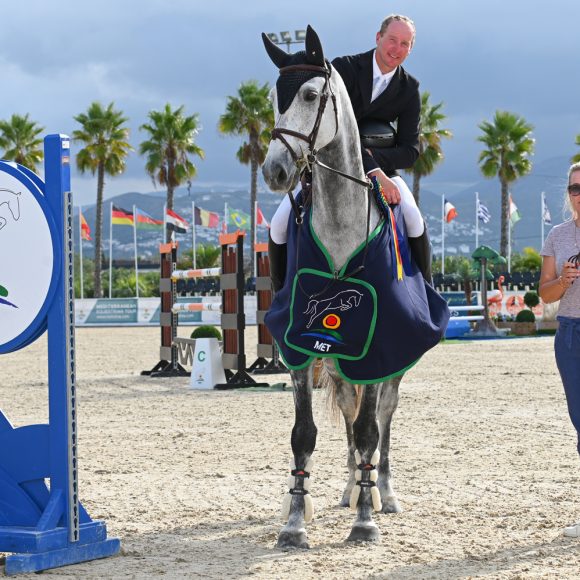 Gold tour 1m50 - Grand Prix, prize giving, Michael Greeve, NED, GUAN GJB Gold tour 1m50 - Grand Prix, prize giving, Michael Greeve, NED, GUAN GJB