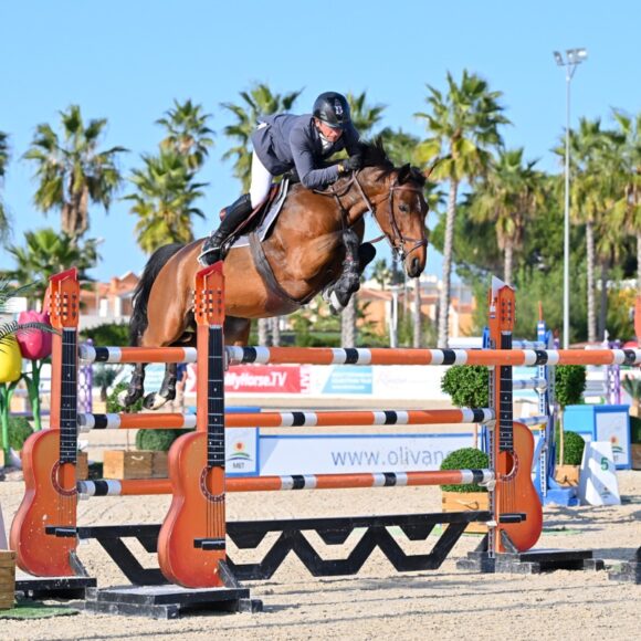 e81b5280-f529-40e1-14ea-58ff7e3b9ab4 Epaillard strikes again in the CSI3* 1.50m CHG Grand Prix at the Autumn MET II 2021