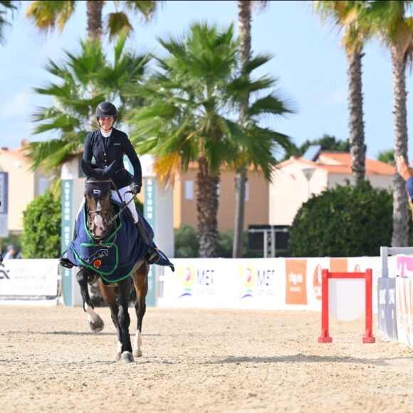 Alexa Stais and Urhelia Lutterbach win the CSI3 Grand Prix presented by Oliva Nova Beach & Golf Resort at the Autumn MET 2022 Alexa Stais and Urhelia Lutterbach win the CSI3 Grand Prix presented by Oliva Nova Beach & Golf Resort at the Autumn MET 2 022