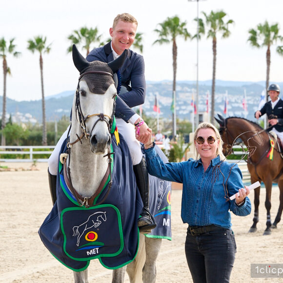 Ruben Romp and Picasso Vd Zwartbleshoeve best in the CSI3 1.50m Trofeo Oliva Nova Beach & Golf Resort Grand Prix at Spring MET III 2024 1 Ruben Romp and Picasso Vd Zwartbleshoeve best in the
CSI3* 1.50m Trofeo Oliva Nova Beach & Golf Resort Grand Prix
at Spring MET III 2024