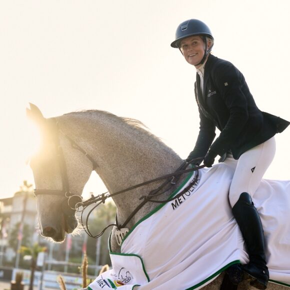 Laura Renwick and Enjoy CK Z win the CSI2 Grand Prix presented by Dammann Reitplatz- u. Sportplatzbau GmbH in Oliva Nova Laura Renwick and Enjoy CK Z win the CSI2* Grand Prix presented by Dammann Reitplatz- u. Sportplatzbau GmbH in Oliva Nova