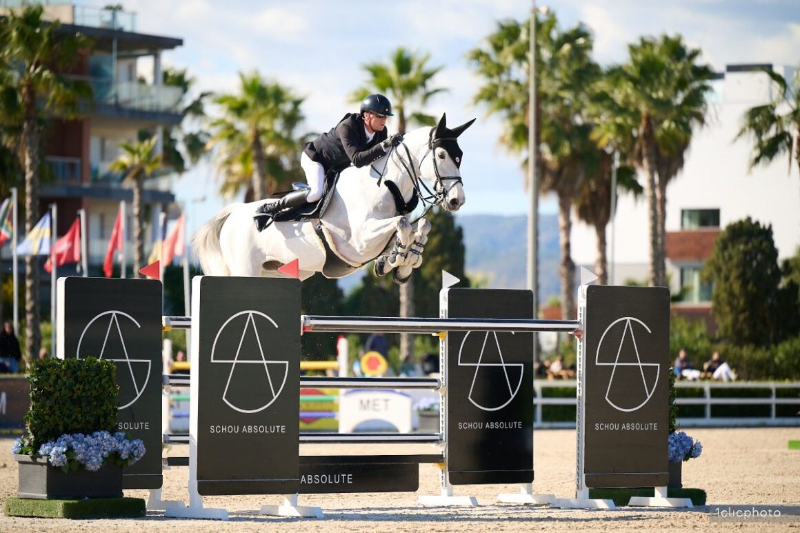 Jérôme Guery and Great Britain V best in the CSI3 1 Jérôme Guery and Great Britain V best in the CSI3* 1.50mCHG Grand Prix at Spring MET 2025