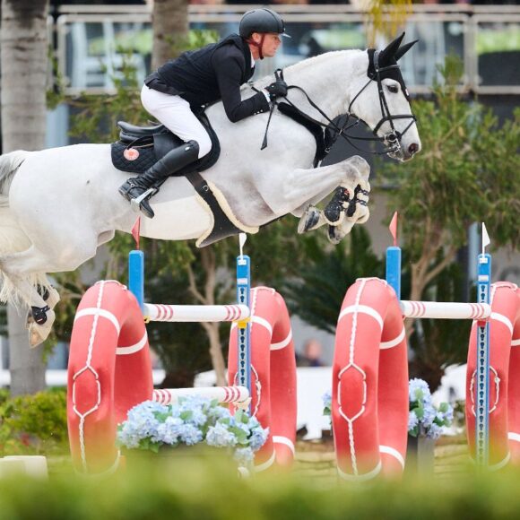 Jérôme Guery and Great Britain V unbeatable in the CSI3 CHG Grand Prix at Spring MET II 2025 Jérôme Guery and Great Britain V unbeatable in theCSI3* CHG Grand Prix at Spring MET II 2025