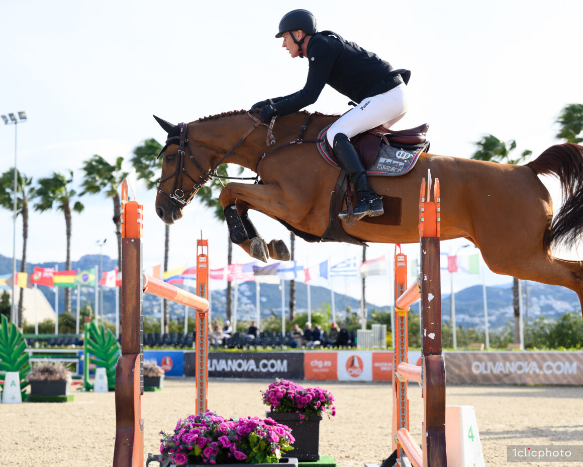 Marc Houtzager and Mereusa victorious in the CSI2 1.45m by Dammann Reitplatz- u. Sportplatzbau GmbH Grand Prix at Spring MET II 2026 Marc Houtzager and Mereusa victorious in the CSI2* 1.45m by Dammann Reitplatz- u. Sportplatzbau GmbH Grand Prix at Spring MET II 2026
